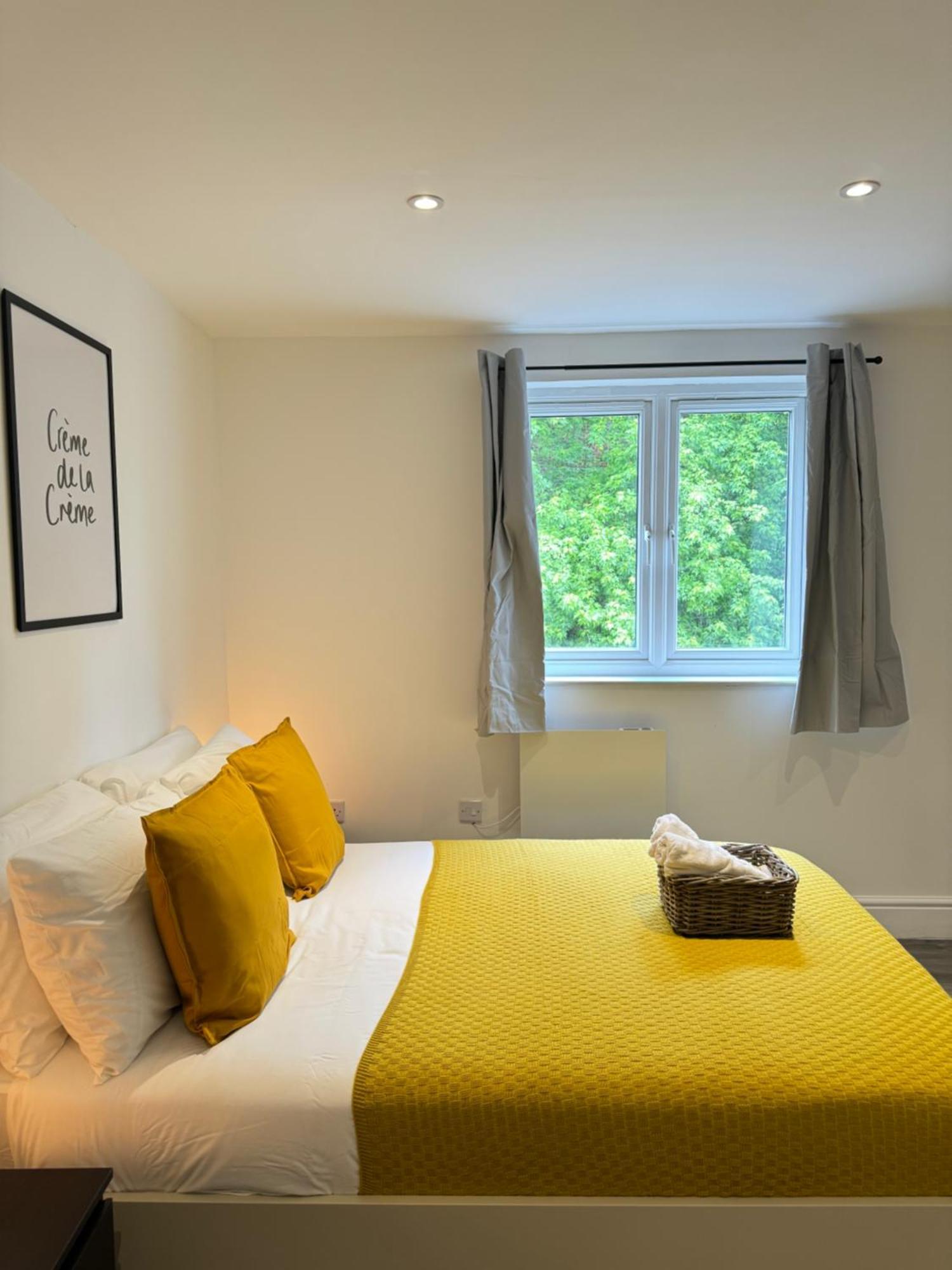 En-Suite Bedroom For Up To 4! Sofa Bed - Near Stratford Londen Buitenkant foto