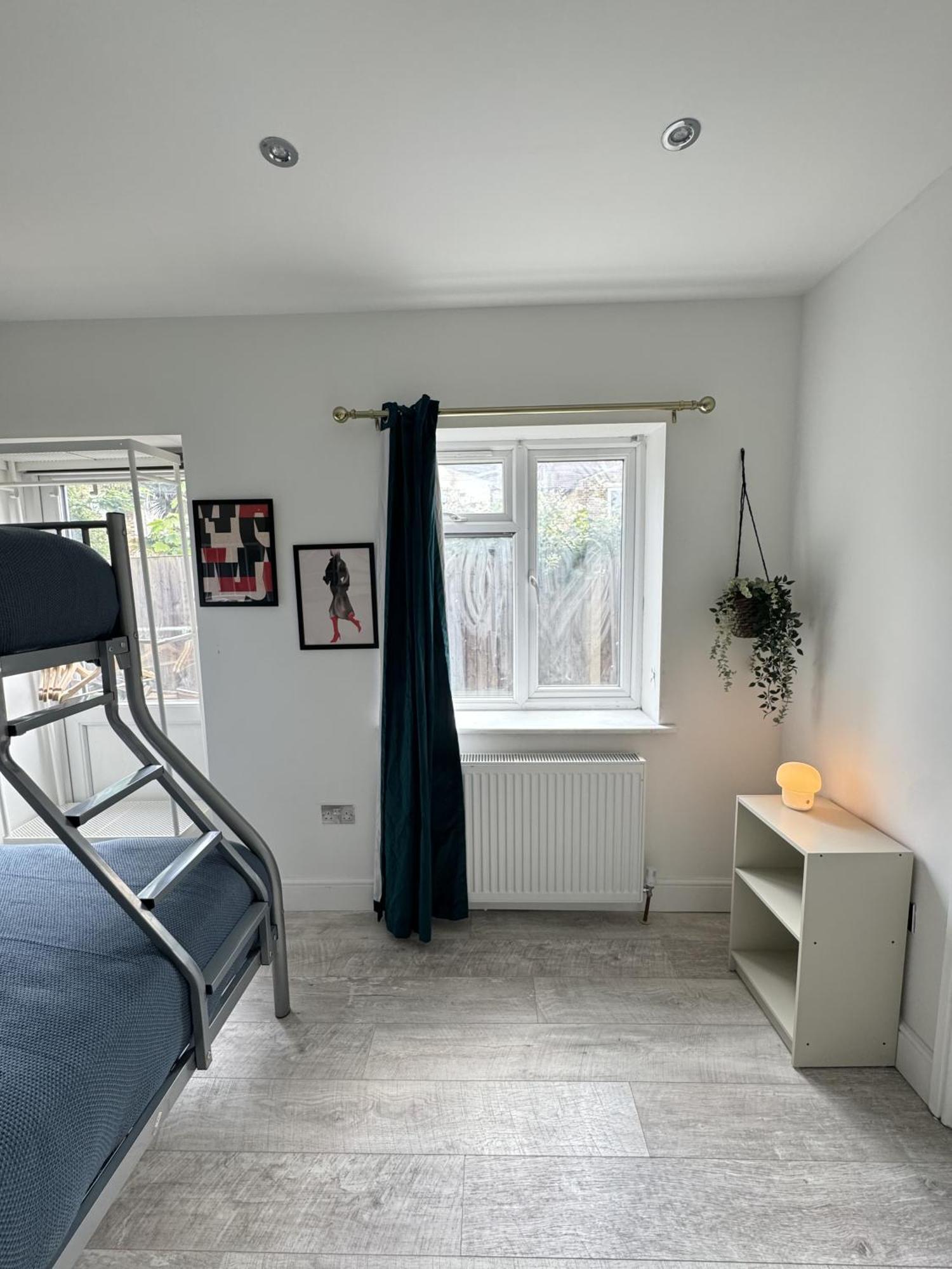 En-Suite Bedroom For Up To 4! Sofa Bed - Near Stratford Londen Buitenkant foto