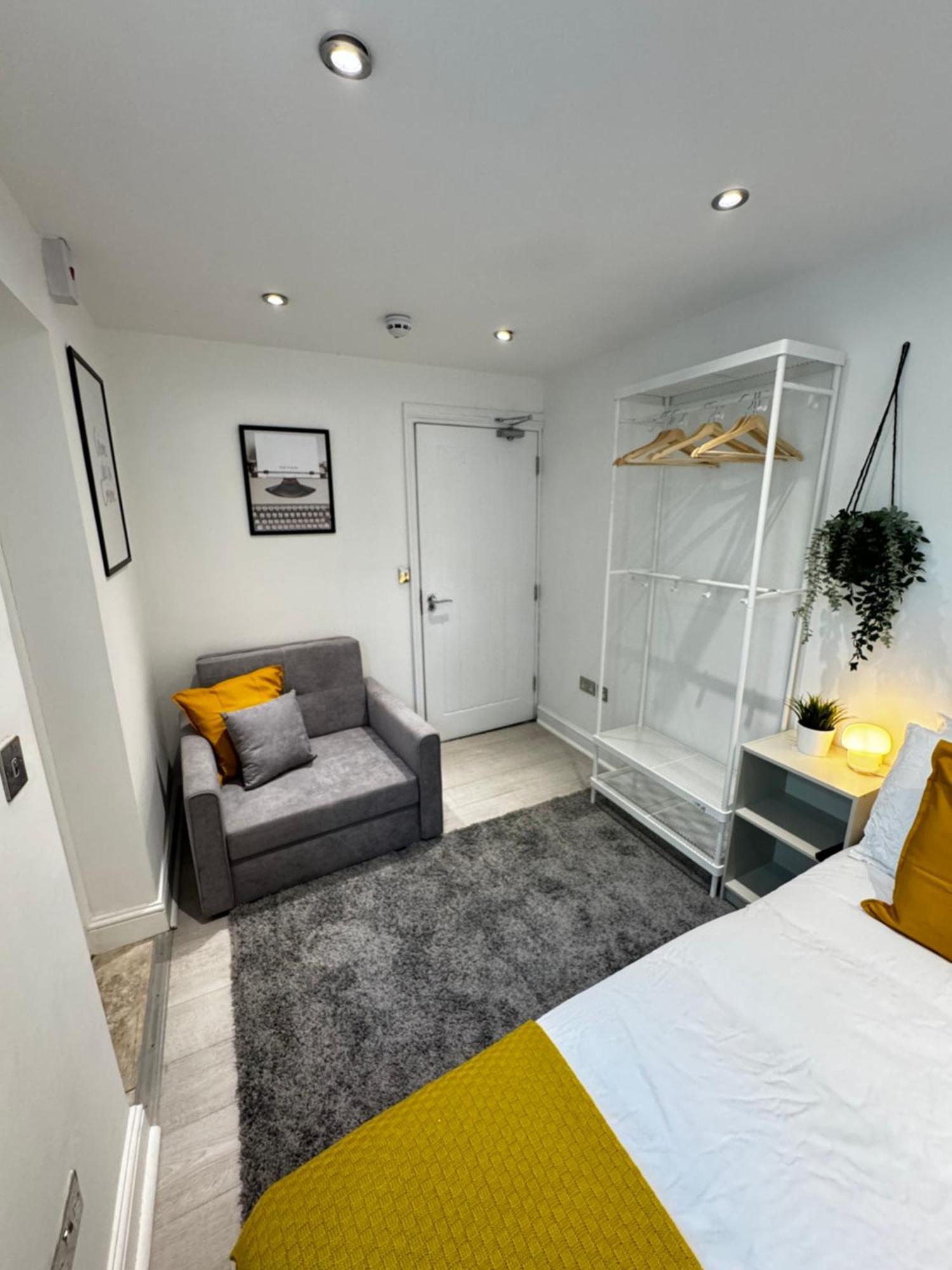 En-Suite Bedroom For Up To 4! Sofa Bed - Near Stratford Londen Buitenkant foto